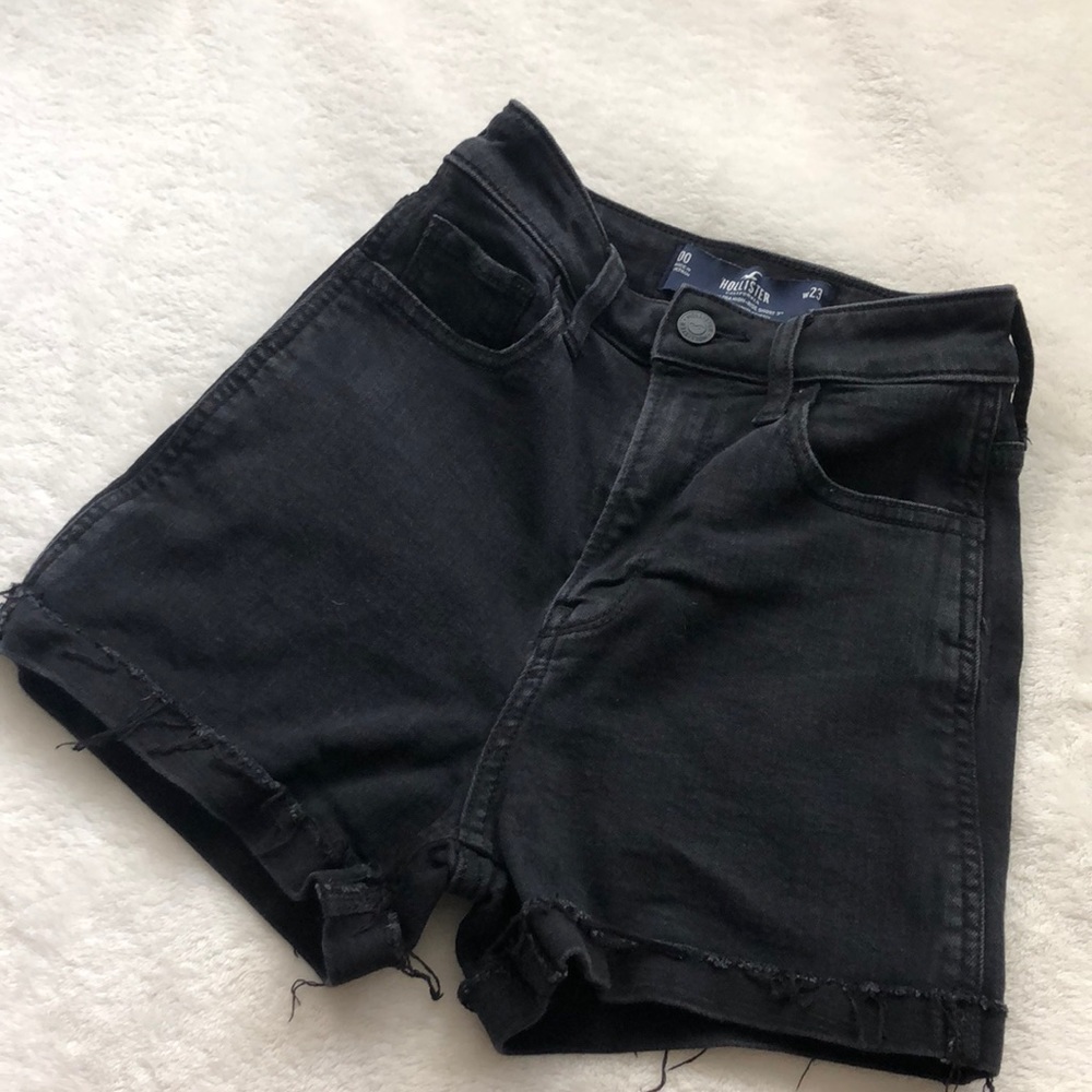 High waisted Hollister shorts!